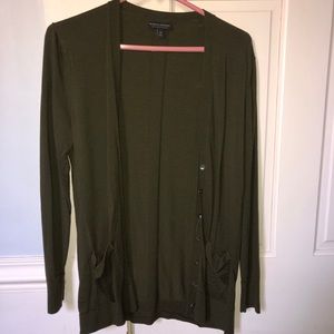 NWOT Banana Republic Cardigan. Size M